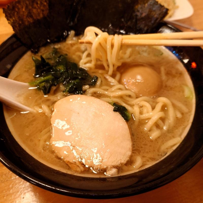 ラーメン(家系ラーメン おま屋 佐原店)