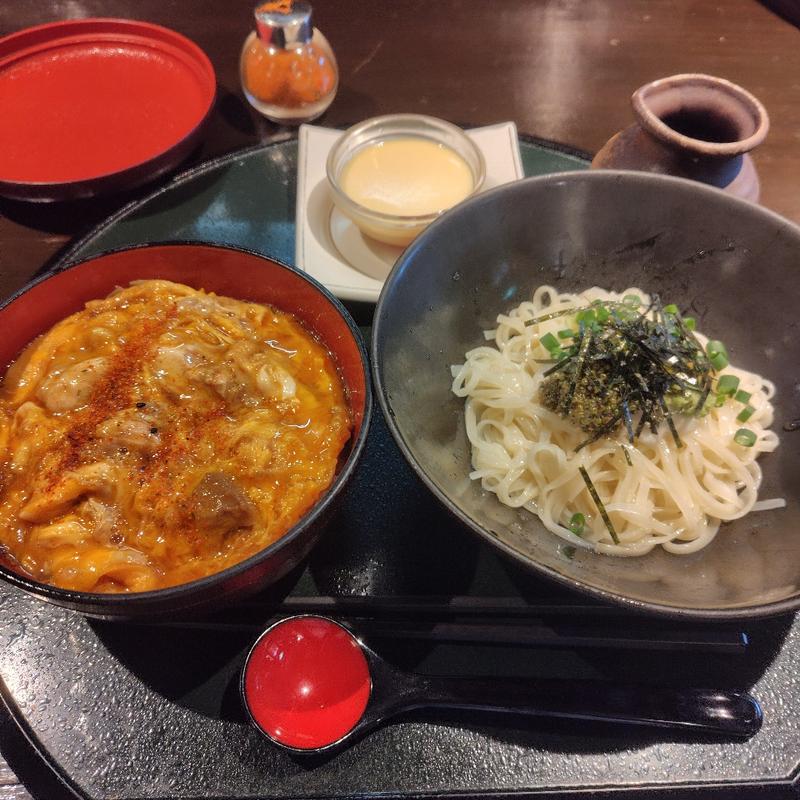 親子丼と稲庭うどんのセット(秋田比内や 大館本店)