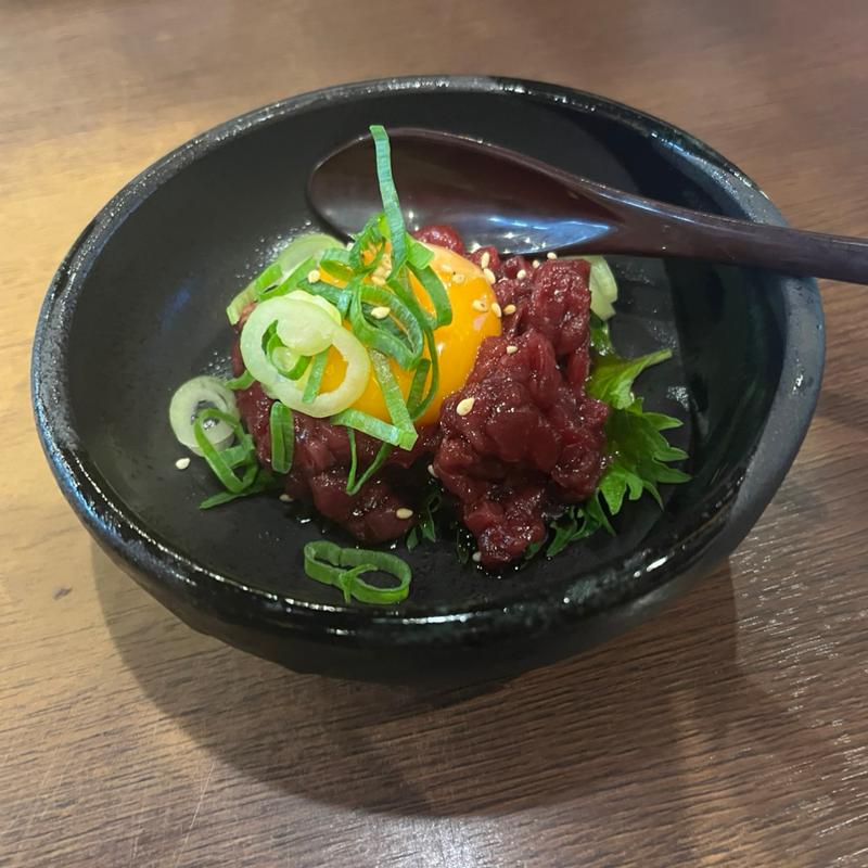 さくらユッケ(新開地酒場 情熱ホルモン)