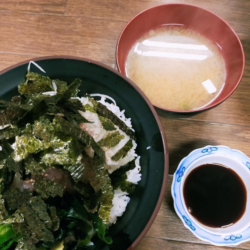鉄火丼(居酒屋 八風亭 )