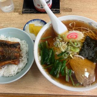 醤油ラーメンミニ鰻丼