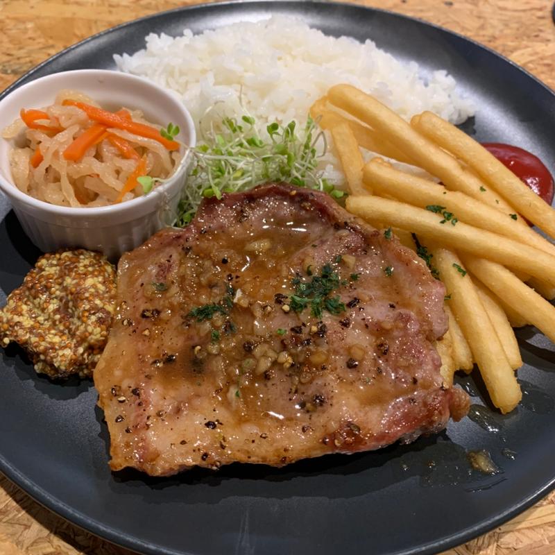 極み豚肉のトンテキ(ごはんとお酒 eight you)