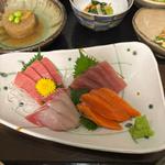 刺身盛り合わせ