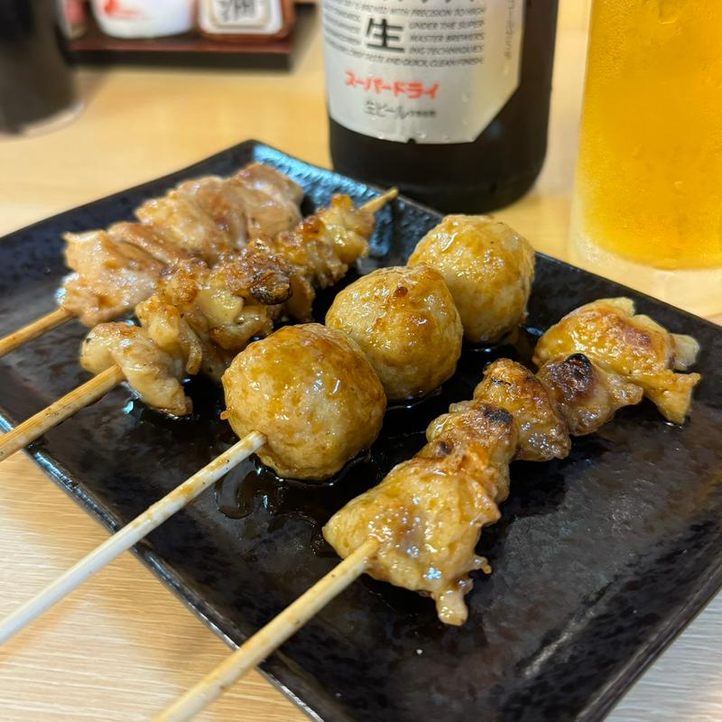 皮、ぼんじり、焼き鳥、つくね(串焼き屋)