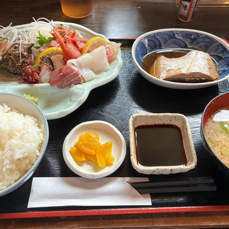 刺身定食(きん魚)