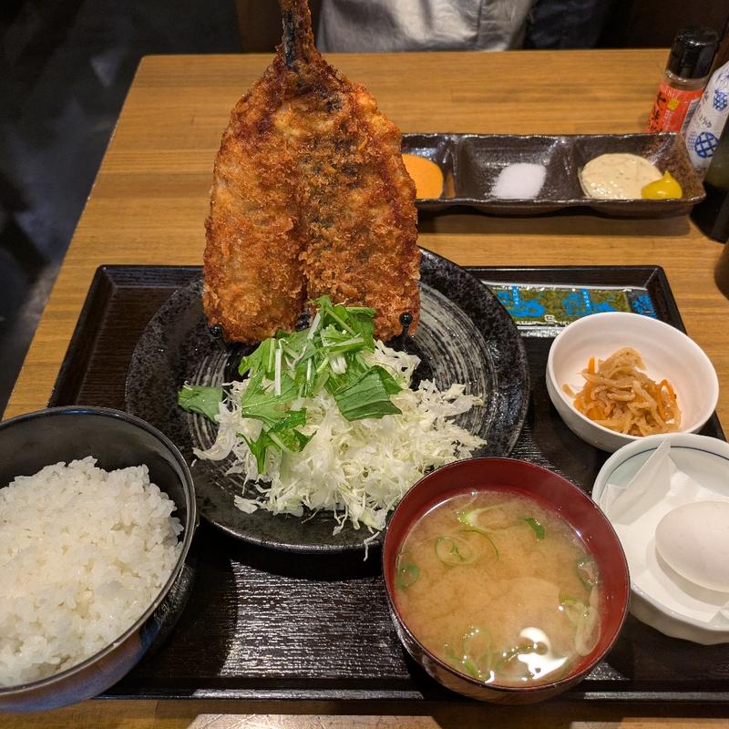 金のメガアジフライ定食(たから食堂)