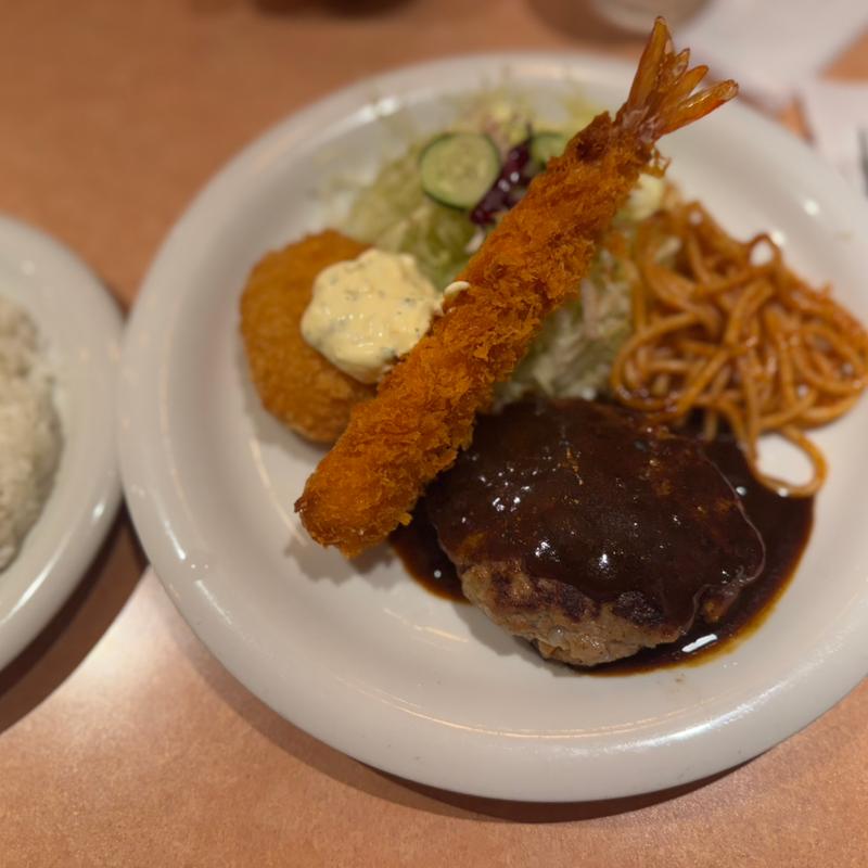 Aセット　ハンバーグ・エビフライ・カニクリームコロッケ(バンビ 新宿サブナードレストラン街 )