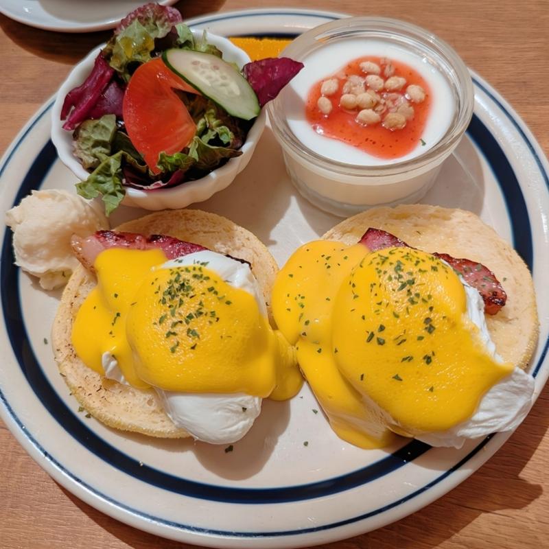 エッグベネディクト(ICHIRIN COFFEE 箕面本店)