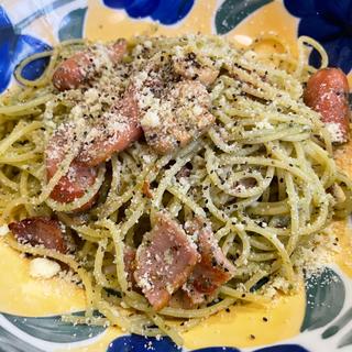 ベーコン&ソーセージのバジル風味スパゲッティ