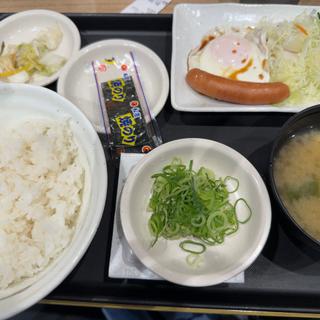 ソーセージエッグ定食