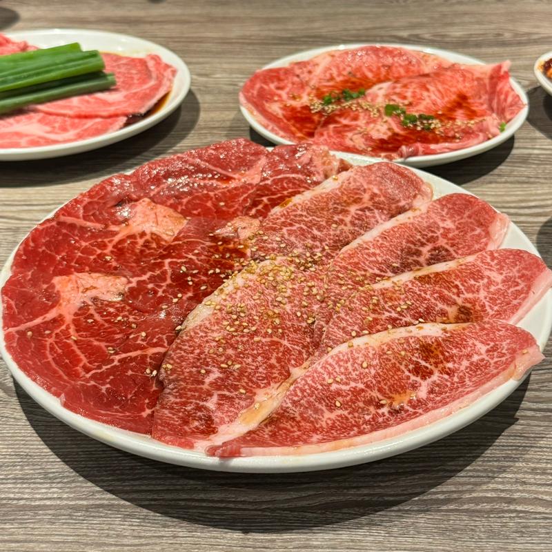 和牛盛り合わせ(ランプ、マエバラ)(焼肉&手打ち冷麺 二郎 金山)