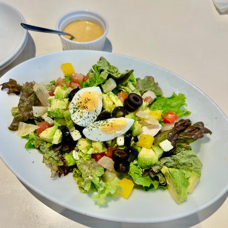 コブサラダ（ハーフ）(The Meat Locker STEAK & CAFE -Makuhari- ザ・ミートロッカー ステーキ&カフェ 幕張)