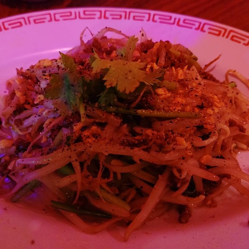 もやしパクチー炒め(ニーハオ酒場 ちゃおちゃお)