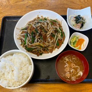 ニラレバ炒め定食