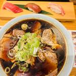 富山ブラックラーメン 鮨3貫セット