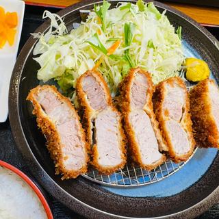 トンカツ定食（上）