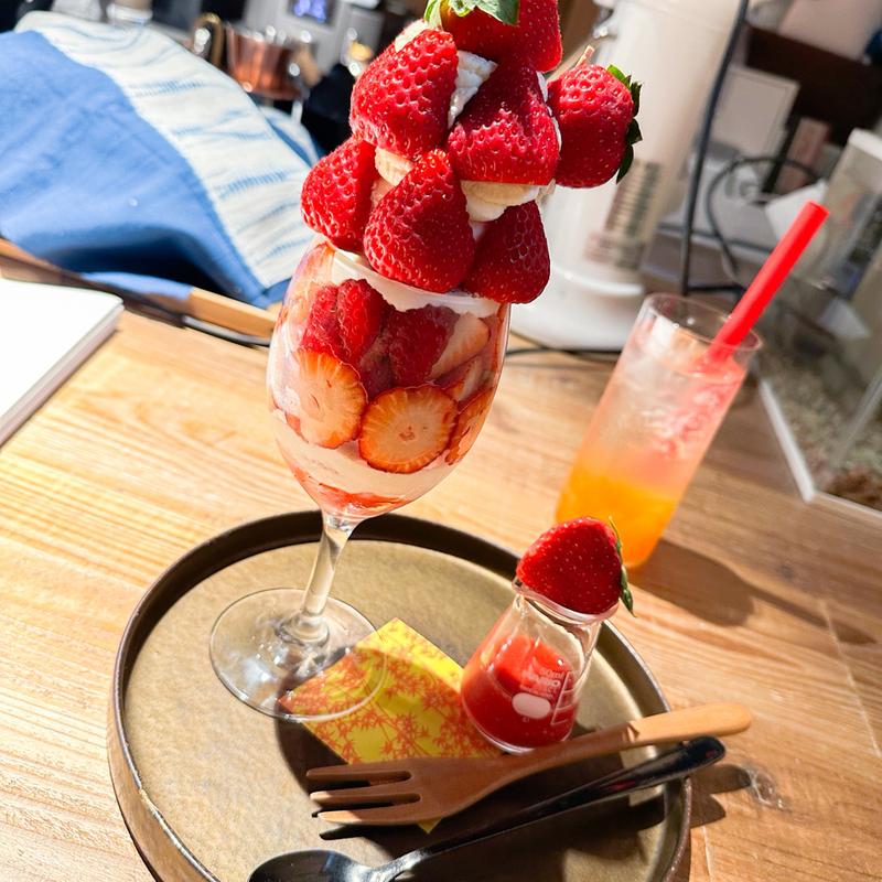 壱伍のイチゴパフェ(壱伍 ichigo)
