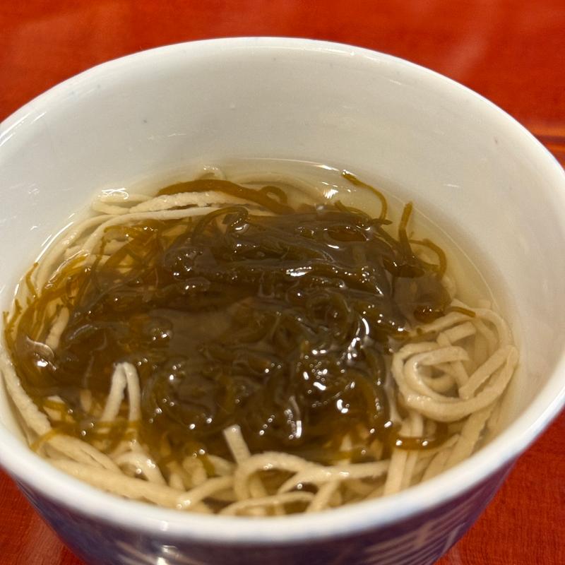 もずくの冷かけそば(仁行)