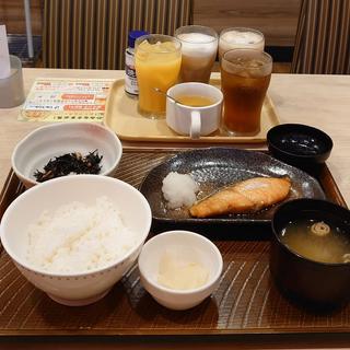 焼鮭和風朝食セット スープ&ドリンクバー付き