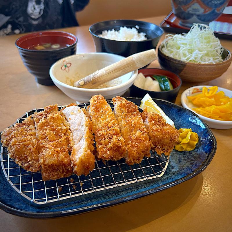 ロースかつ 定食セット(かつグルメ 泉崎店)
