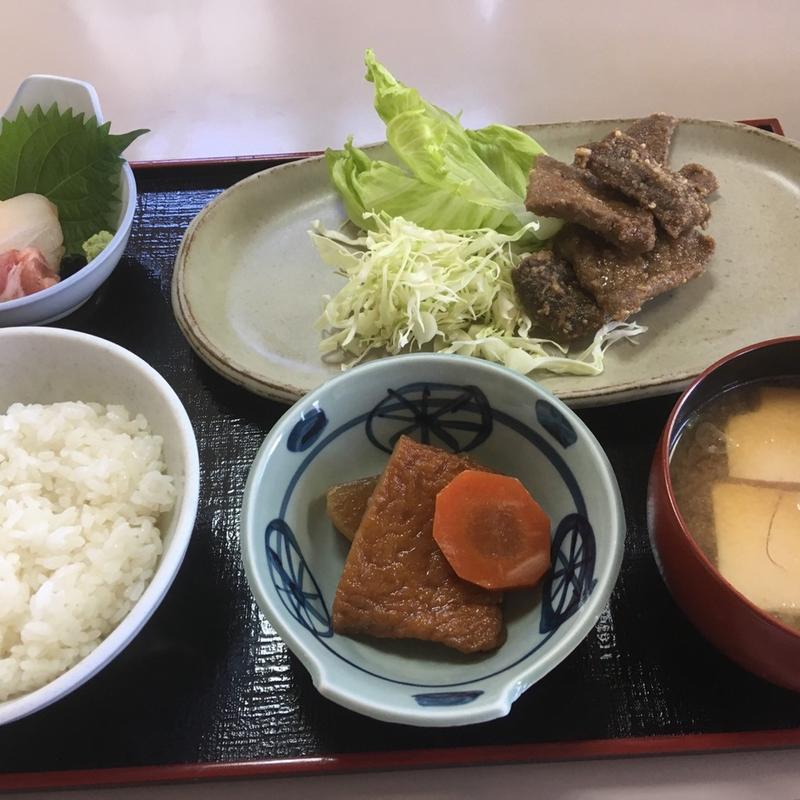 くじら竜田揚げ(お食事処 居酒屋 むつごろう)