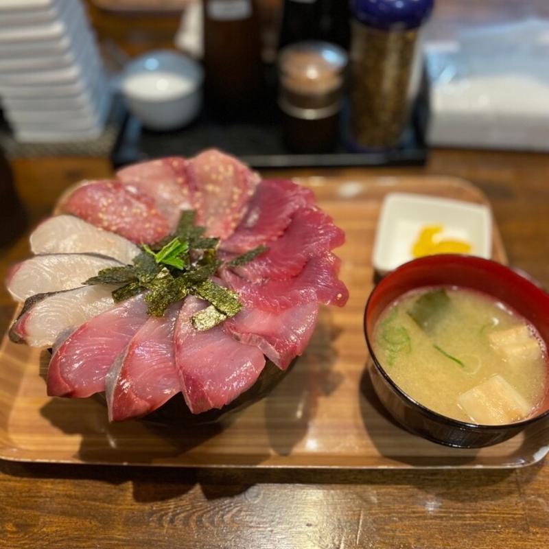 おまかせ丼(海鮮丼てんや)