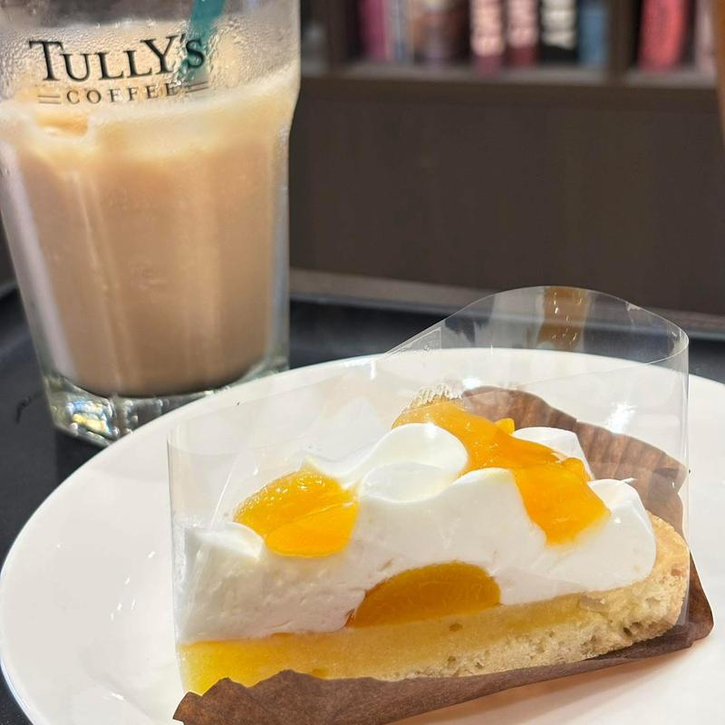 季節のあんずとサワークリームのタルト ロイヤルミルクティー(タリーズコーヒー 新宿エルタワー店)