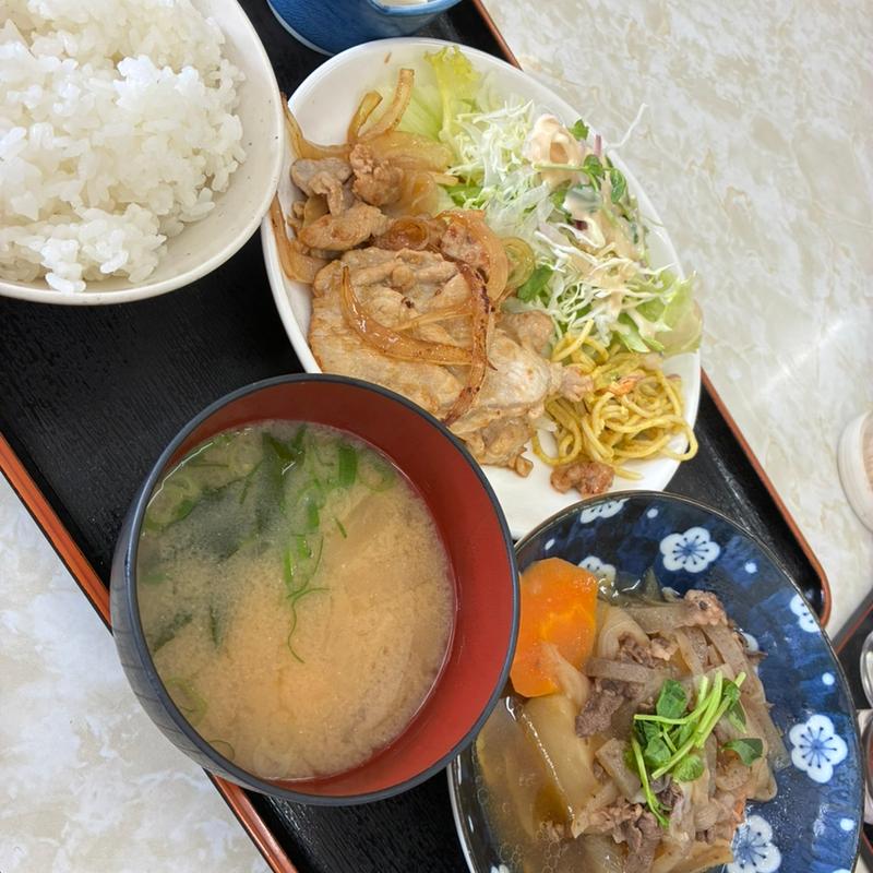 生姜焼き定食　肉じゃが追加(大衆食堂 ニュー富士)