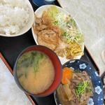 生姜焼き定食　肉じゃが追加