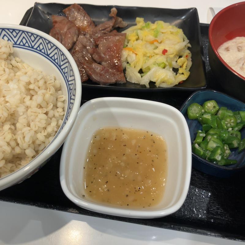 牛たん麦とろ御膳 8切れ(吉野家 自由が丘店 )