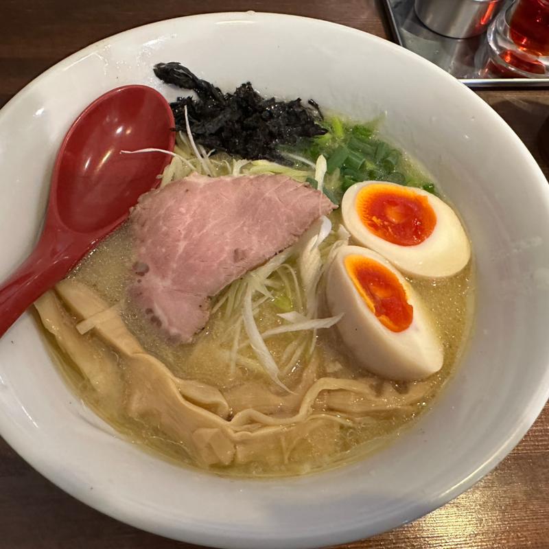 濃厚鶏白湯ラーメン塩(濃厚鶏白湯 とりまる 大宮 ラーメン)