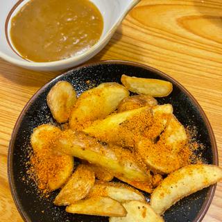 フライドポテト　カレーソース(武州うどんあかね&みどりダイニング)