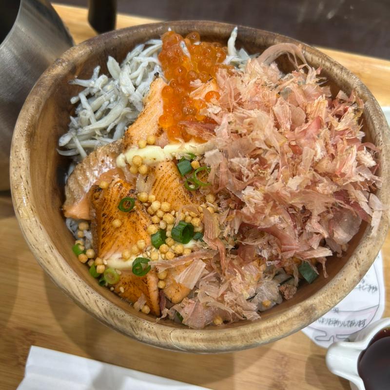 とろサーモンとしらすの炙りマヨごはん(こめらく みんなでお茶漬け日和。 レイクタウン店)