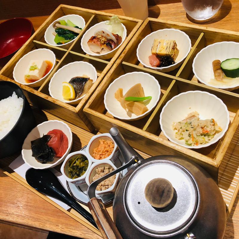 茶漬け膳(Hitoshinaya（ひとしなや）)