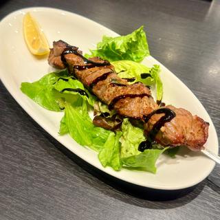 ラム肉のスパイシーな串焼き