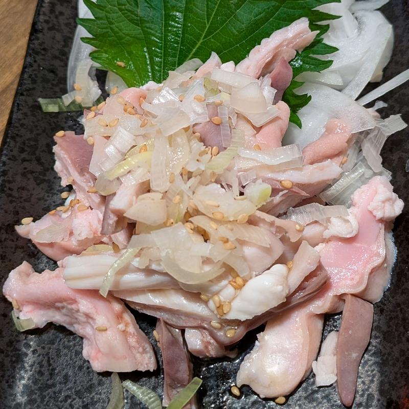 ガツ刺し(大衆酒場 竹丸)