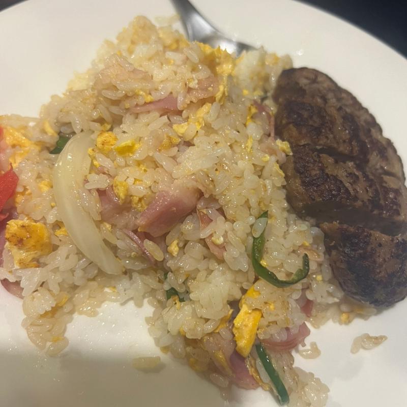 ベーコンピラフ ハンバーグトッピング(ニューパロマ )