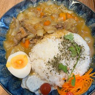 ラム肉仕立てのオニオンカレー
