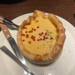 あふれるチーズのシカゴピザ