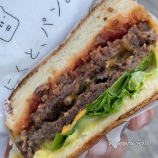 鹿児島産黒毛和牛 スマッシュバーガー(にくと、パン。騎射場本店 Niku to Pan【Meat&hamburger shop】)