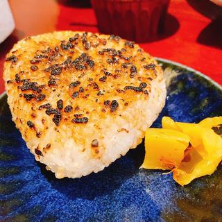 焼きむすび(啐啄いな村 白島店)