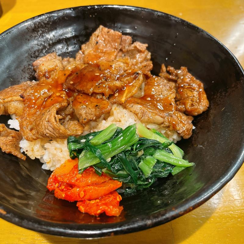 カルビ焼肉丼と味玉そば(肉のヤマ牛 十三)