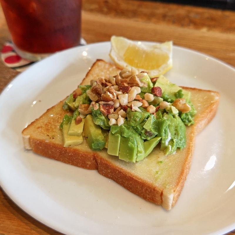 アボカドトースト(カフェ レクセル CIAL鎌倉店)