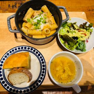 スパゲッティ チーズボロネーゼ
