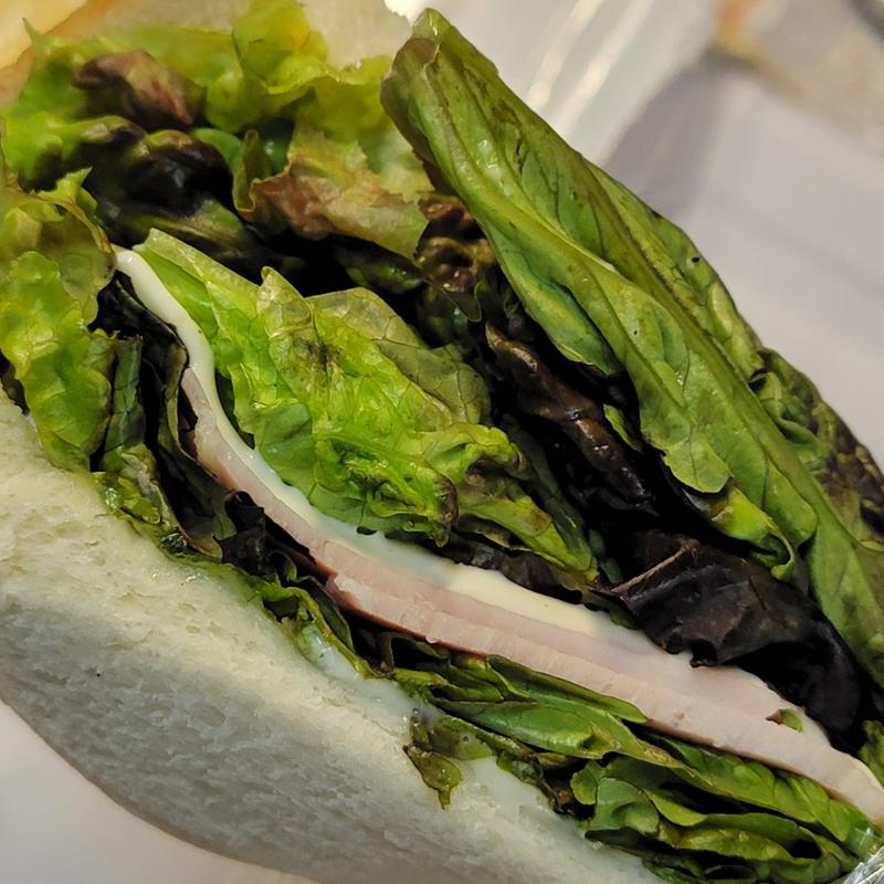 そこらへんの草こえて森すぎサンド(みどりスーパー)