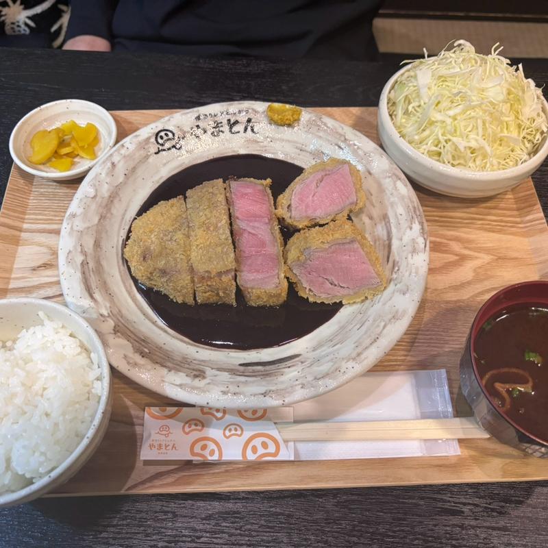 味噌ハーフ＆ハーフ定食(厚切りレアとんかつ やまとん 岡崎店)