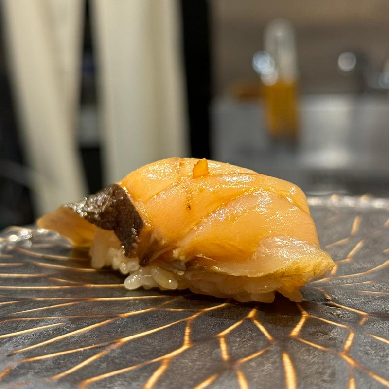 鰆の藁焼き(鮨 極 はなれ)