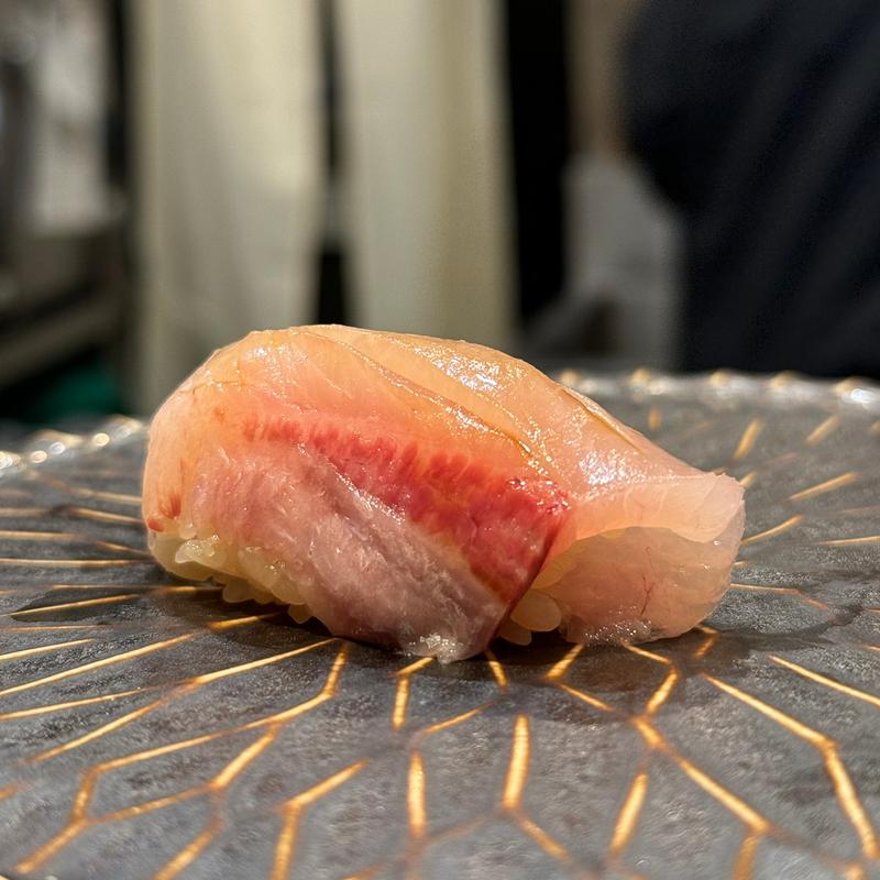 カンパチ(鮨 極 はなれ)