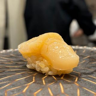 ホタテ(鮨 極 はなれ)