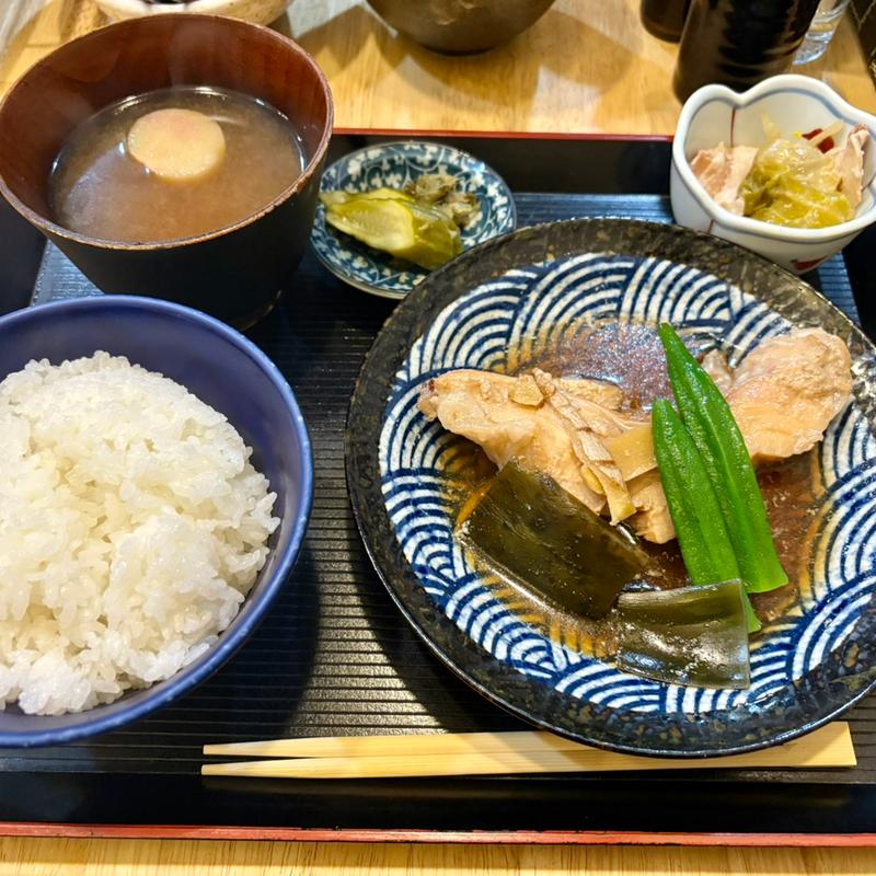 あこう鯛の煮付け定食(酒処 やまね )